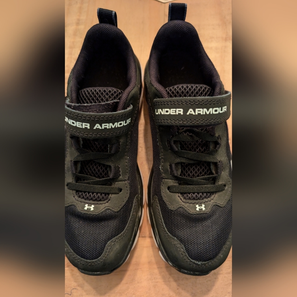 Under Armour Sneakers